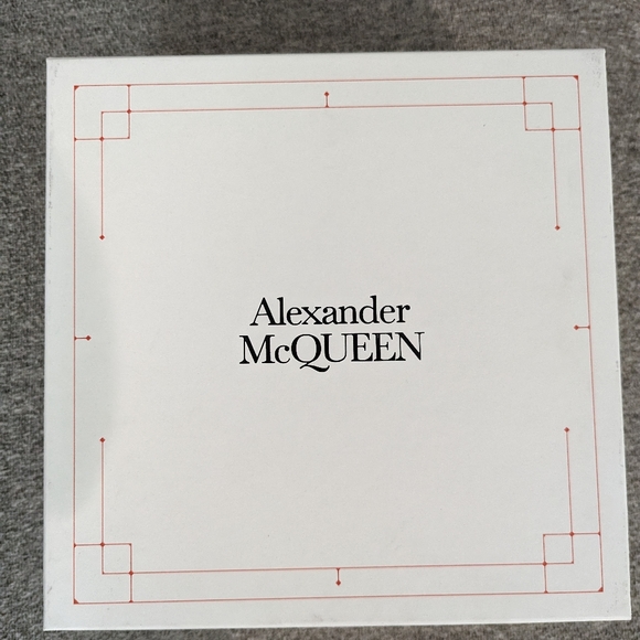 Alexander McQueen Four-Ring Clutch - Picture 3 of 14